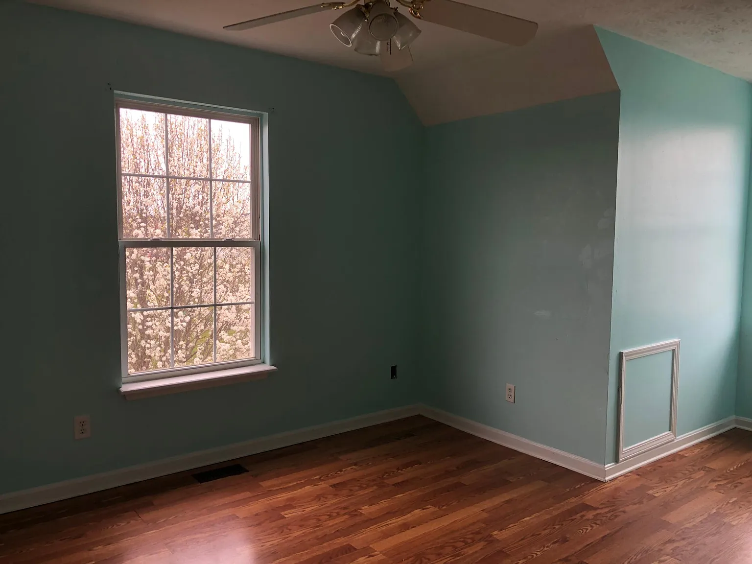 215 Pagoda Court — Photo 4