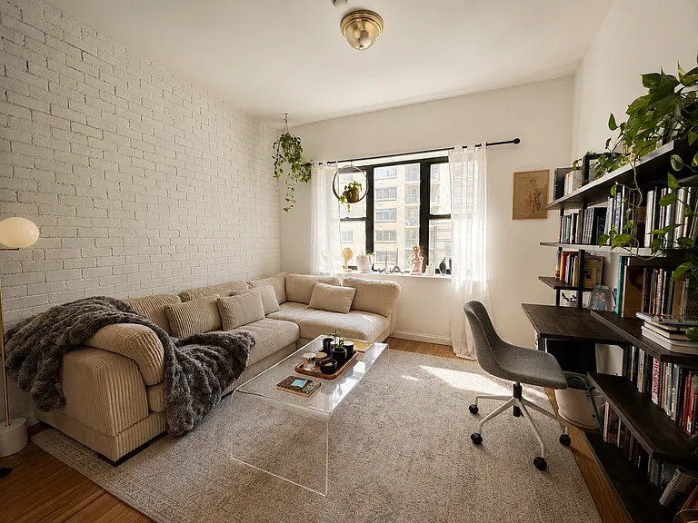 52 W 14th St #5A — Photo 2