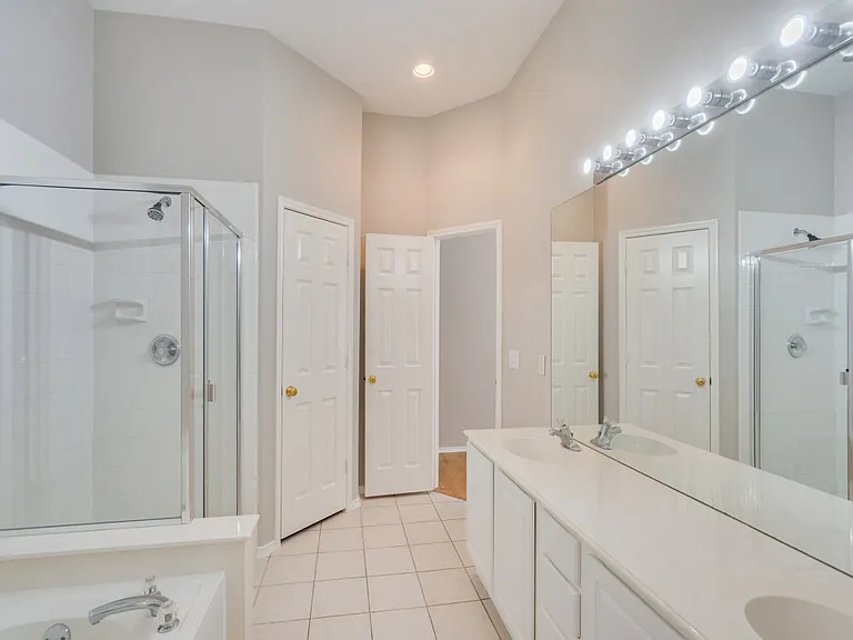 2509 Hunters Run Dr — Photo 20