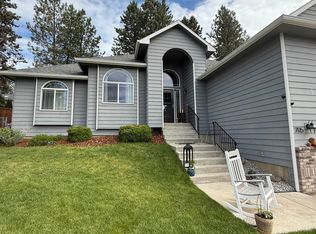 705 E Upper Terrace Ln, Colbert, WA 99005