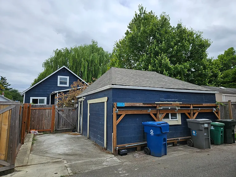 429 Wells Ave N #B — Photo 17