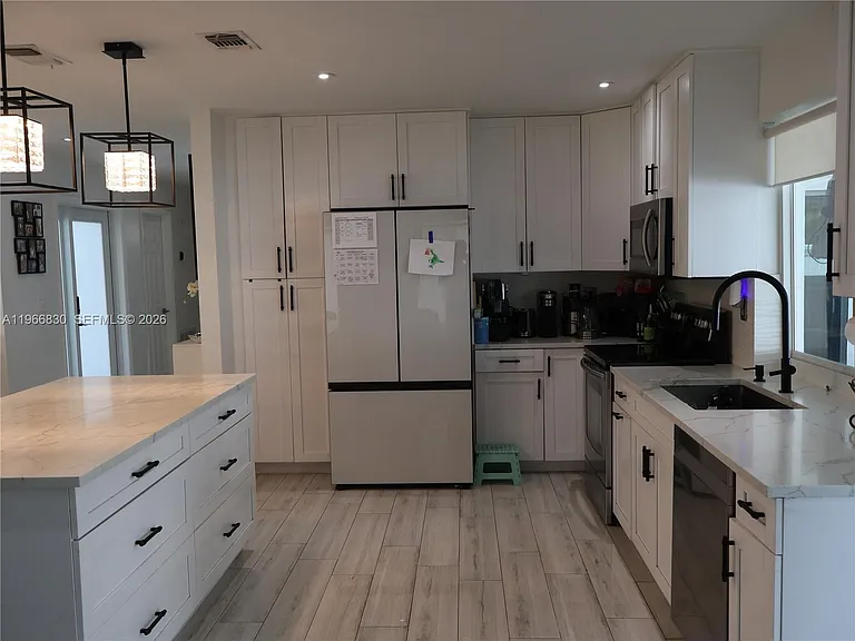 5505 SW 9th St — Photo 15