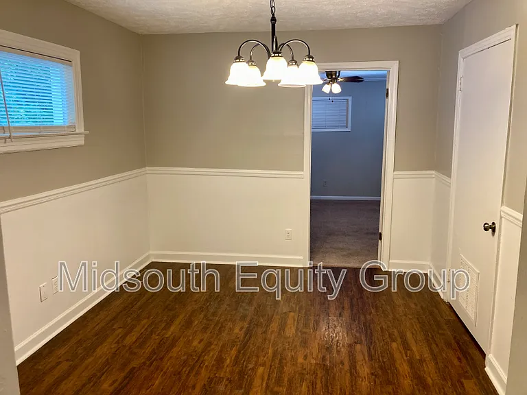 54 Monroe Ave — Photo 5