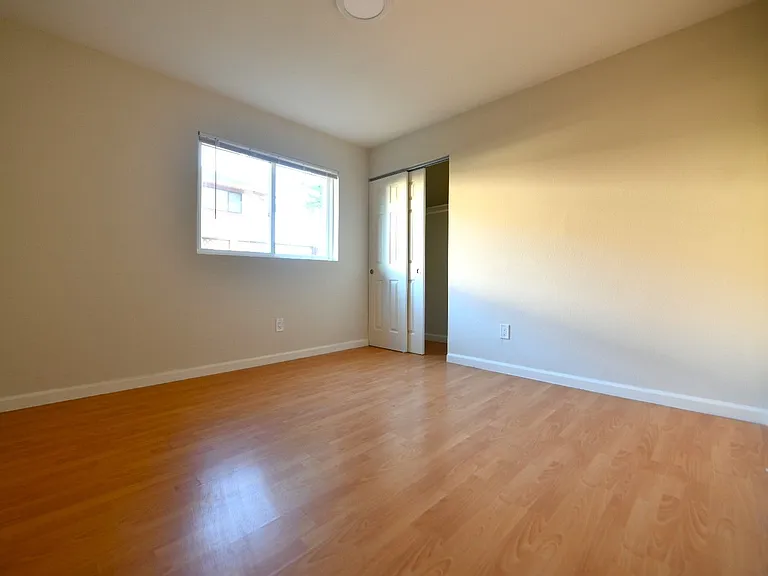 900 Alvarez Ave — Photo 8