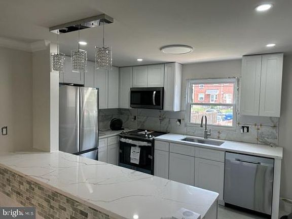 3rd image of 5631 Chelwynd Rd
