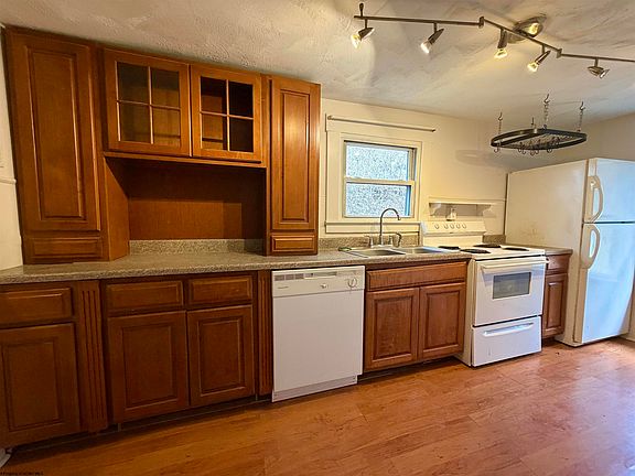 2nd image of 245 Smithtown Rd