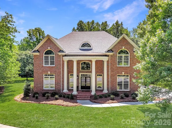 3801 Fawn Hill Rd, Matthews, NC 28105