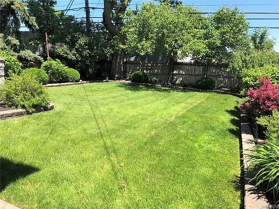 4th image of 690 Woodland Dr