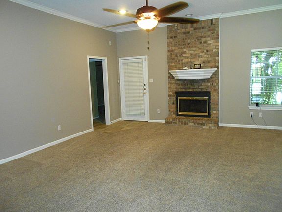 3rd image of 6613 Brentwood Ave