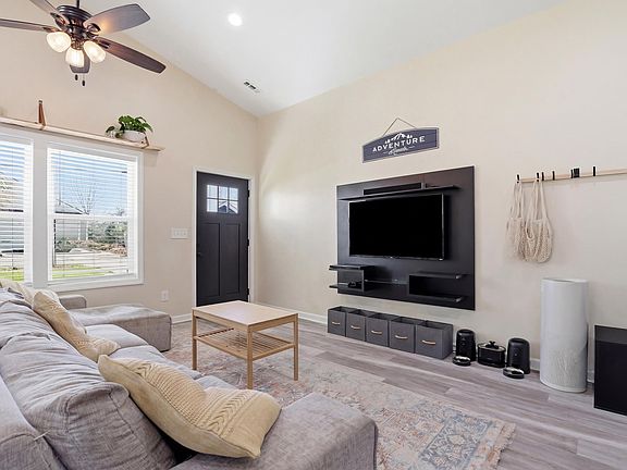 4th image of 114A Shaw St