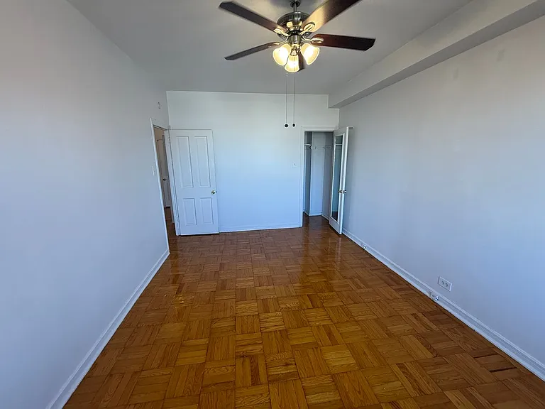 Granville Apartments — Photo 45