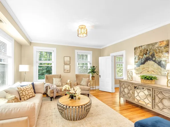 3 Edge Hill St #2, Jamaica Plain, MA 02130