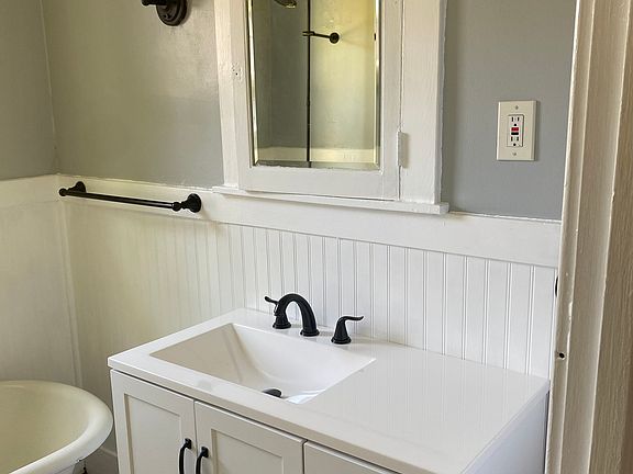 3rd image of 103 Wilbury Pl #2