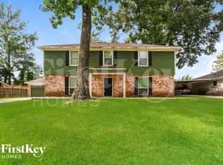 10122 Woodhollow Dr, Conroe, TX 77385