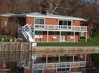 17804 Channel View Dr, Spring Lake, MI 49456