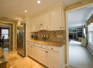 28 Sherwood Ln, Doylestown, PA 18901