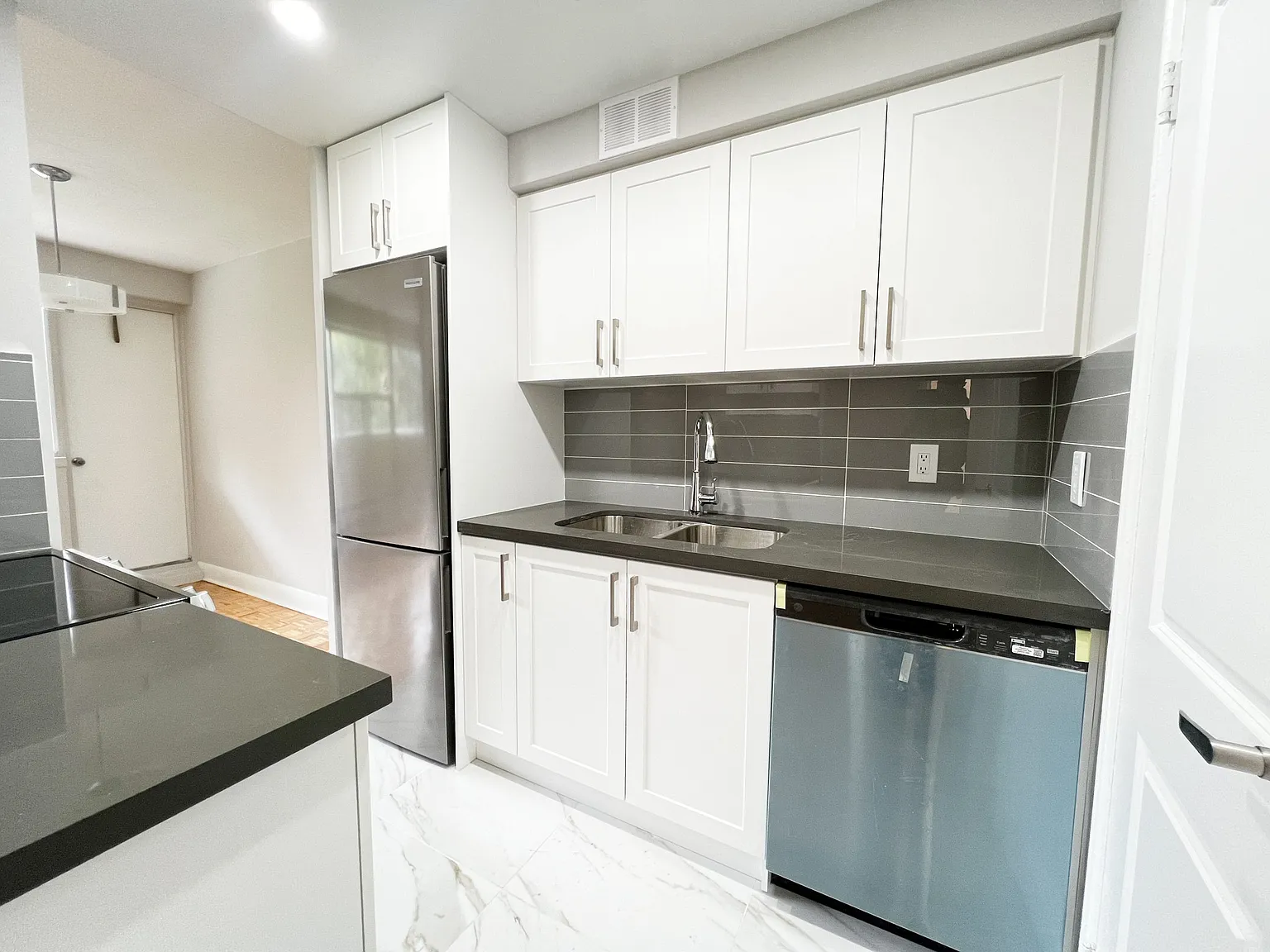 75 Spencer Avenue — Photo 3