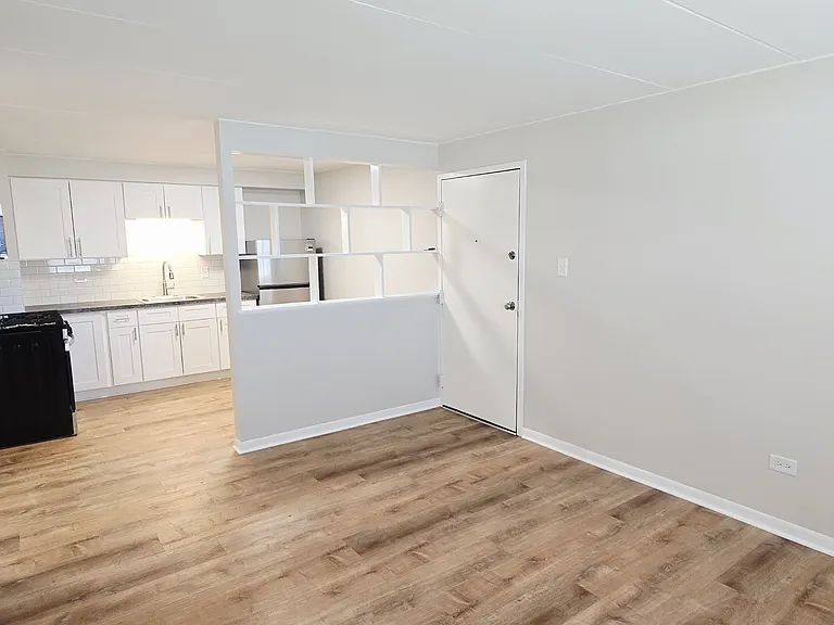 11013 S Lloyd Dr #4 — Photo 5