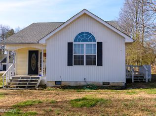 1406 Johnson St, Etowah, TN 37331