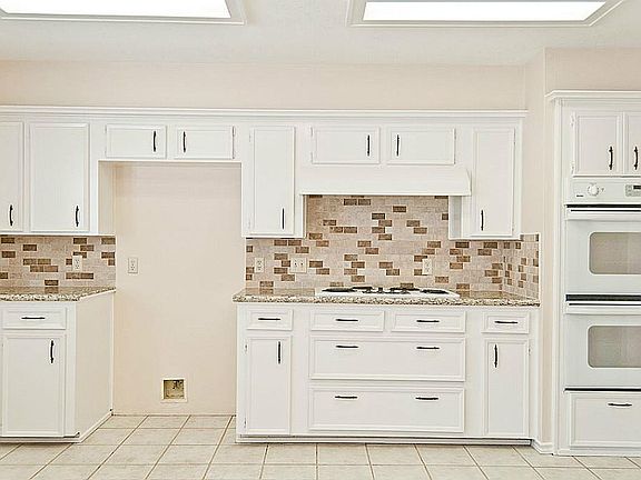 5th image of 2615 Valley Field Dr