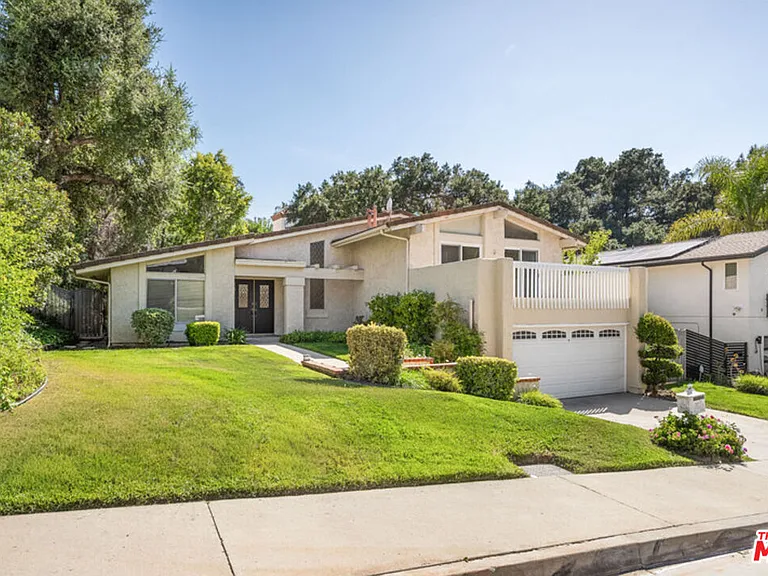 22840 Sparrowdell Dr — Photo 1