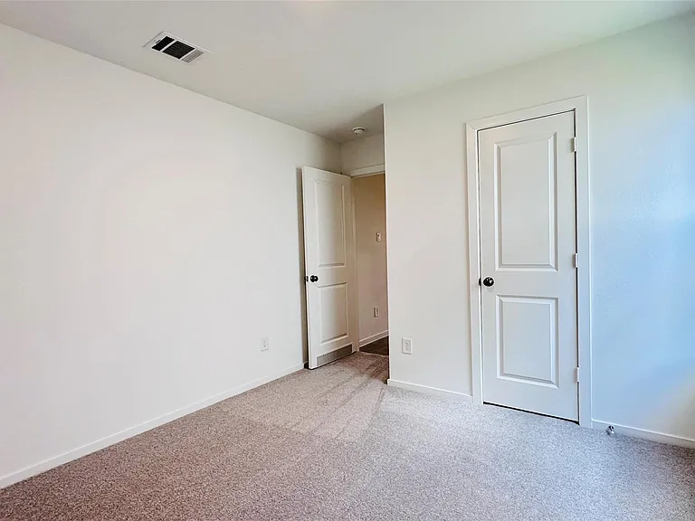 206 Amy St — Photo 10