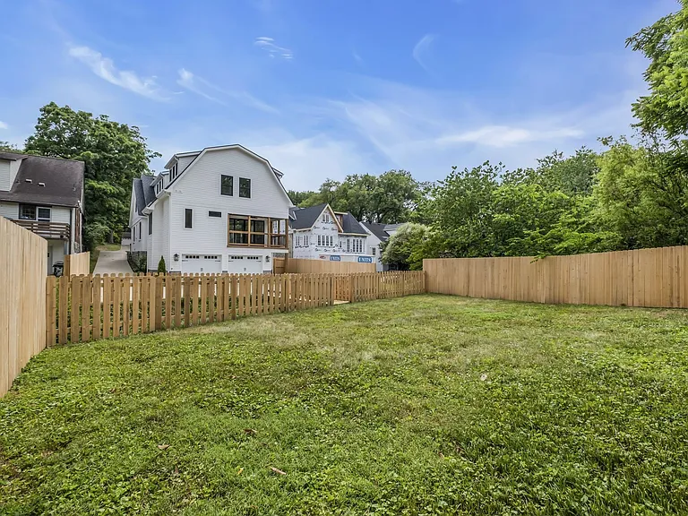 2704 Westwood Ave — Photo 61