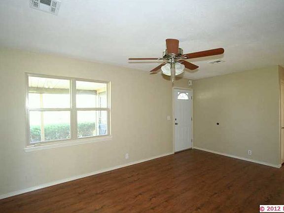 2nd image of 225 E Atlas Ave