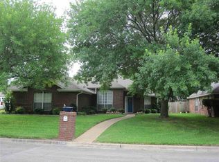 10300 Apache Dr, Woodway, TX 76712