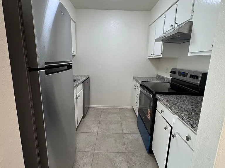 310 S Kentucky Ave — Photo 4
