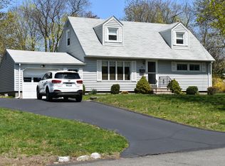 64 Harding St, Blauvelt, NY 10913