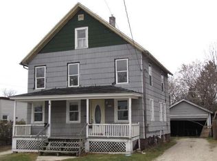 1313 S 12th St, Manitowoc, WI 54220