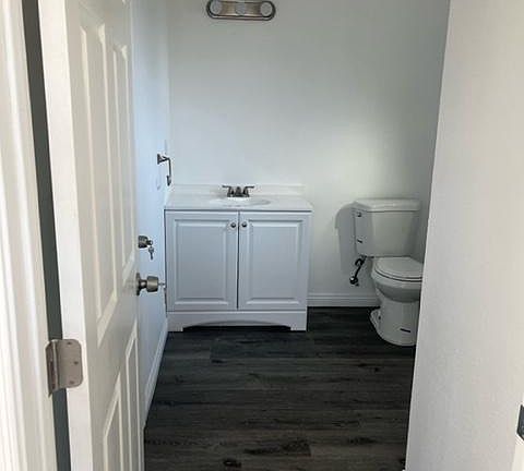 4th image of 13814 Charlemagne Ave #1/2