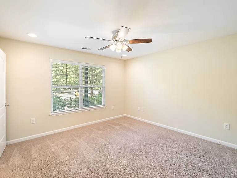 1810 Candlewood Ct #102 — Photo 9
