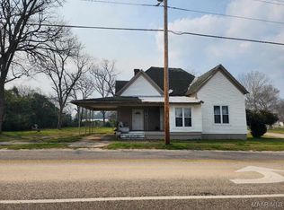 17 N Johnson St, Samson, AL 36477