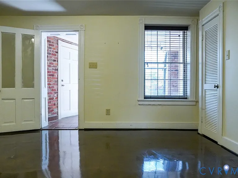 407 W Clay St #A — Photo 11