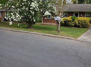 121 Ingleside Dr, Jonesboro, GA
