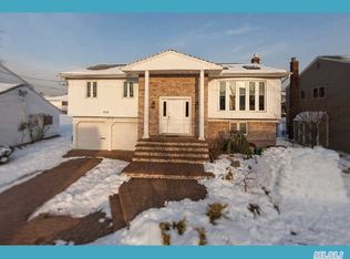 3129 Camden Ln, Merrick, NY 11566