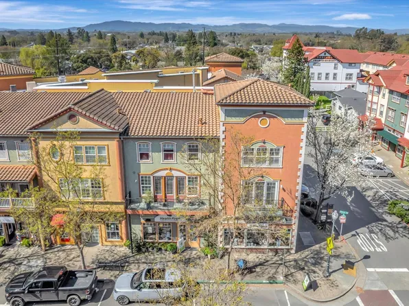 454 Emily Rose Circle, Windsor, CA 95492