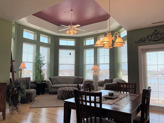 Over 12' ceiling in LR