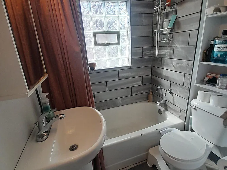 2-964 Lowry Ave NE #2 — Photo 13