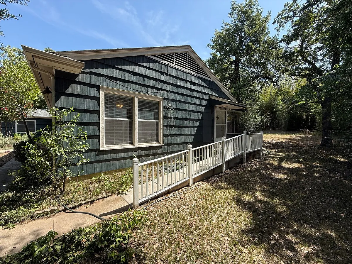 1 bed, 1.0 bath, 458 sqft, $1,000 — Photo 2