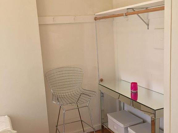 5th image of 3130 Broderick St #202