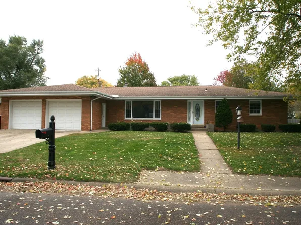 307 S Tazewell Ave, Mackinaw, IL 61755