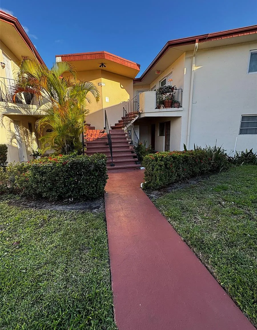 Sky Lake Gardens No 1 Con — Photo 1