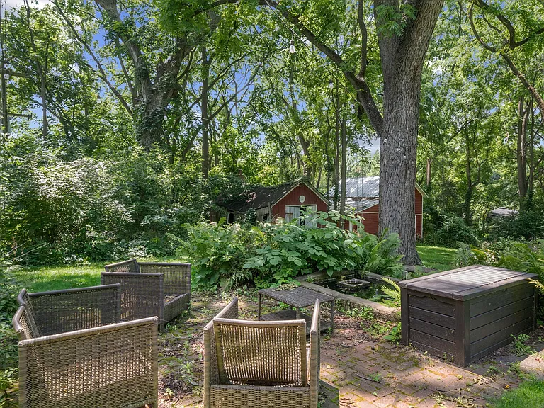 941 Newport Rd — Photo 27