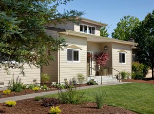 390 Cahill Ln, Santa Rosa, CA 95401