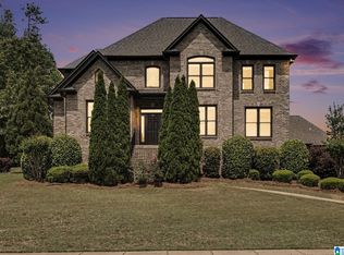 776 Lake Crest Dr, Birmingham, AL 35226