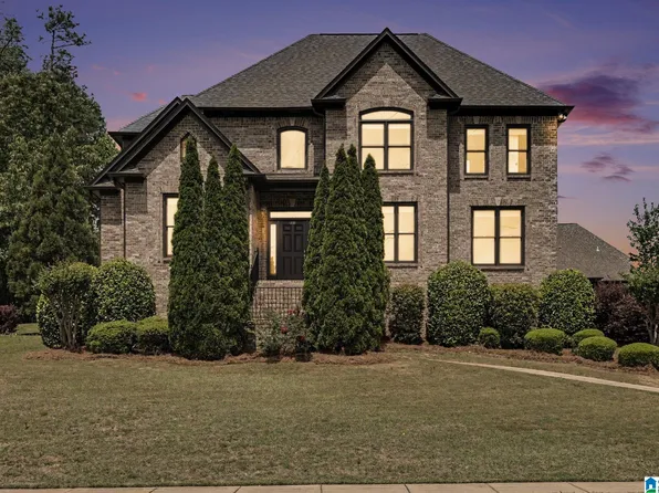 776 Lake Crest Dr, Birmingham, AL 35226