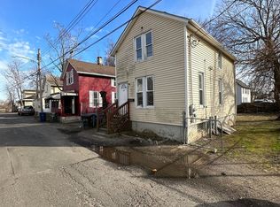 54 Suggetts Ln, Bridgeport, CT 06607